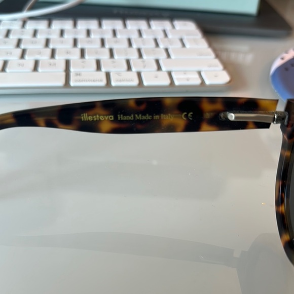 Illesteva Brown Tortoise Sunglasses main image 6